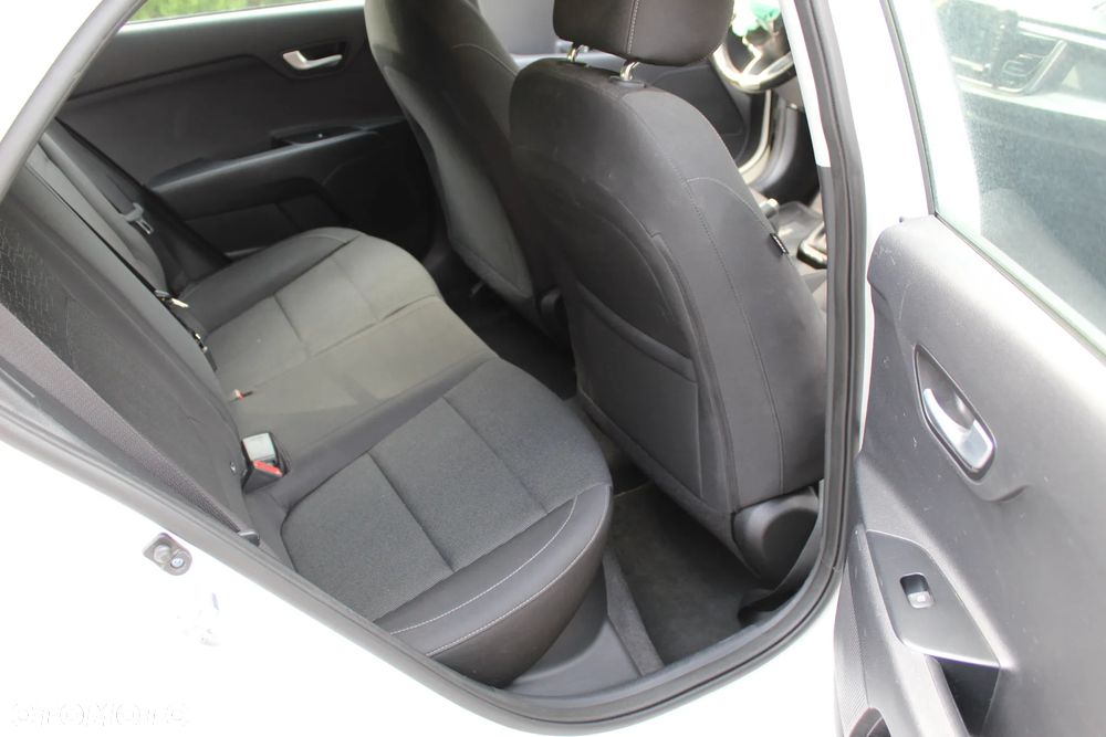Kia Rio 1.2 Business Line - 25