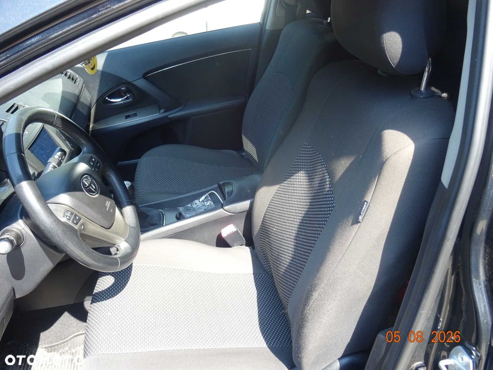 Toyota Avensis - 8