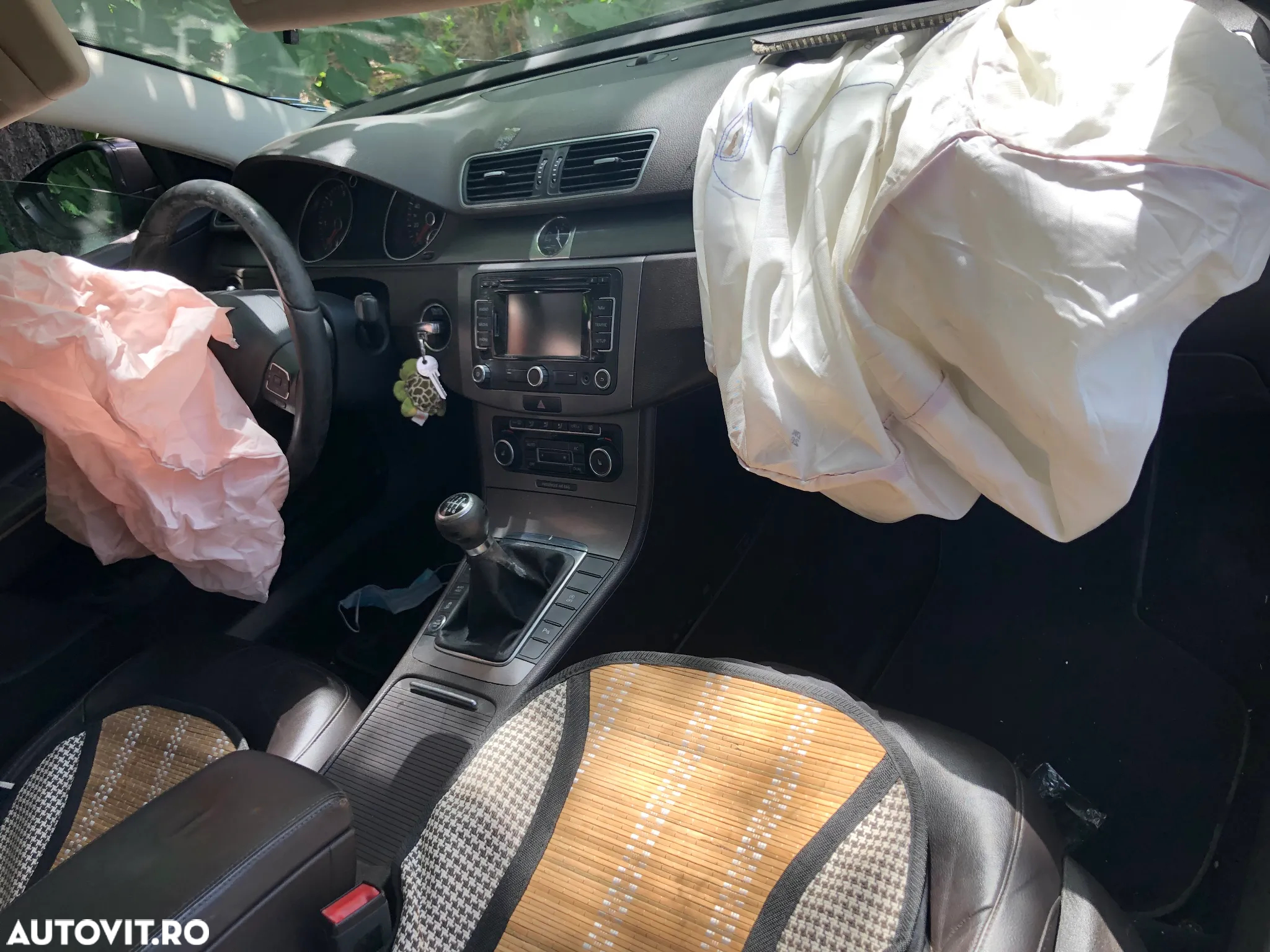 Dezmembrez Volkswagen Passat B7 1.6 TDI 2011 - 8