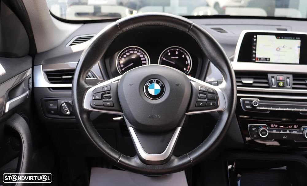 BMW X1 16 d sDrive xLine Auto — fotografia 9