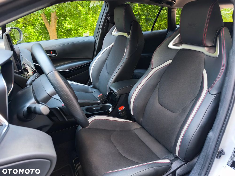 Toyota Corolla 2.0 Hybrid GR Sport Dynamic - 13