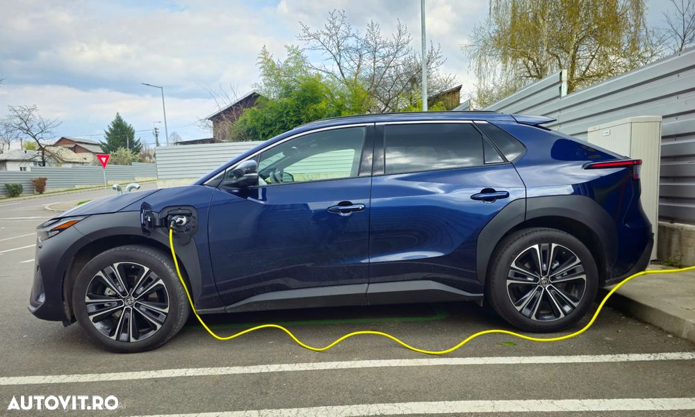 Toyota BZ4X 160 KW AWD (4x4) Luxury - 5