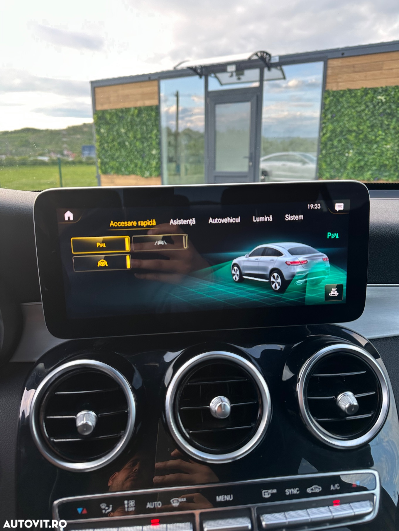 Mercedes-Benz GLC Coupe 200 d 4Matic 9G-TRONIC AMG Line Plus - 23