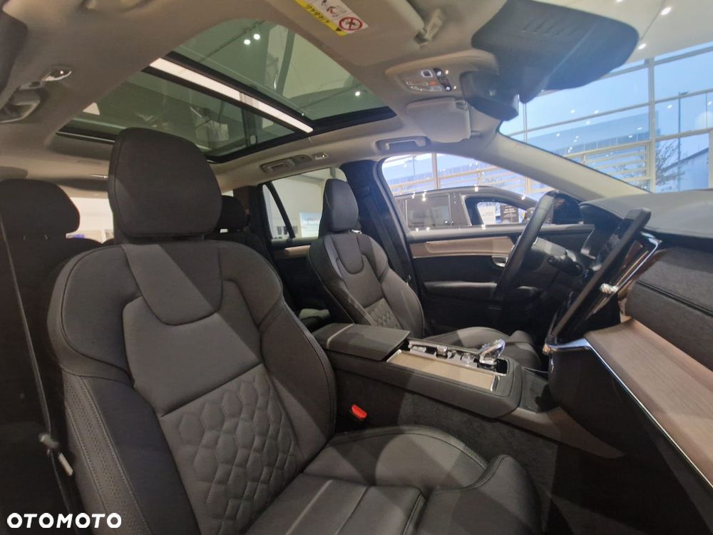 Volvo XC 90 T8 AWD Plug-In Hybrid Plus Black Edition 7os - 28