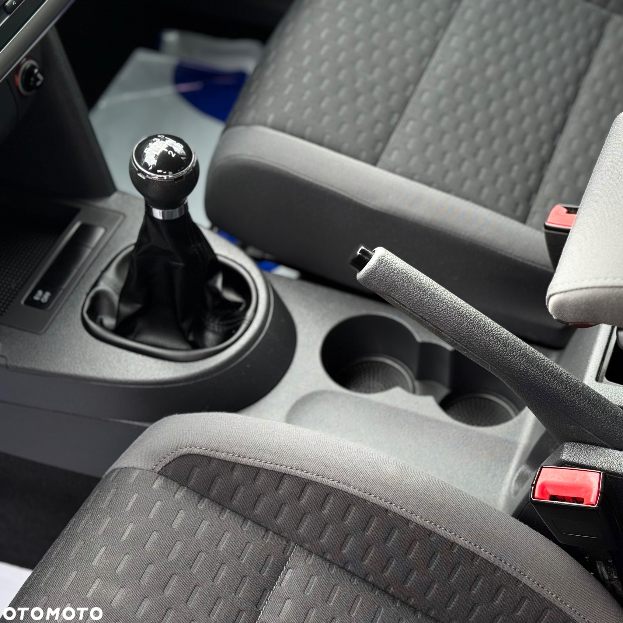 Volkswagen Touran - 18