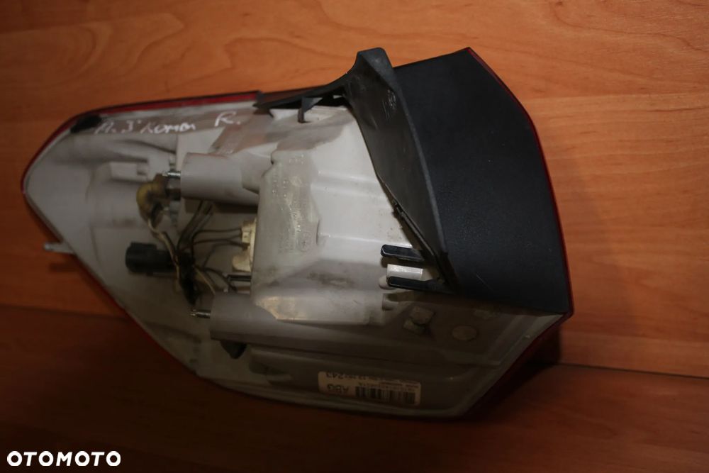 LAMPA PRAWA TYLNA PRAWY TYŁ W BŁOTNIK JASNA OPEL ASTRA J KOMBI EUROPA ORYGINALNA 13282243 - 7