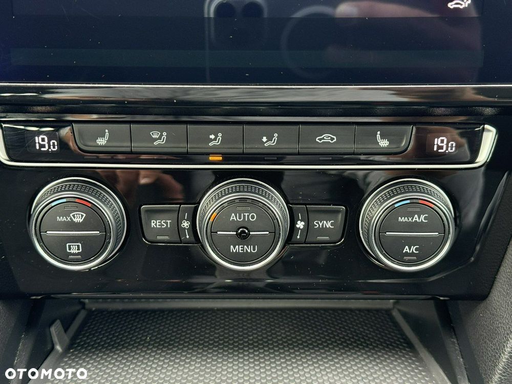 Volkswagen Passat 2.0 TDI EVO Business - 24