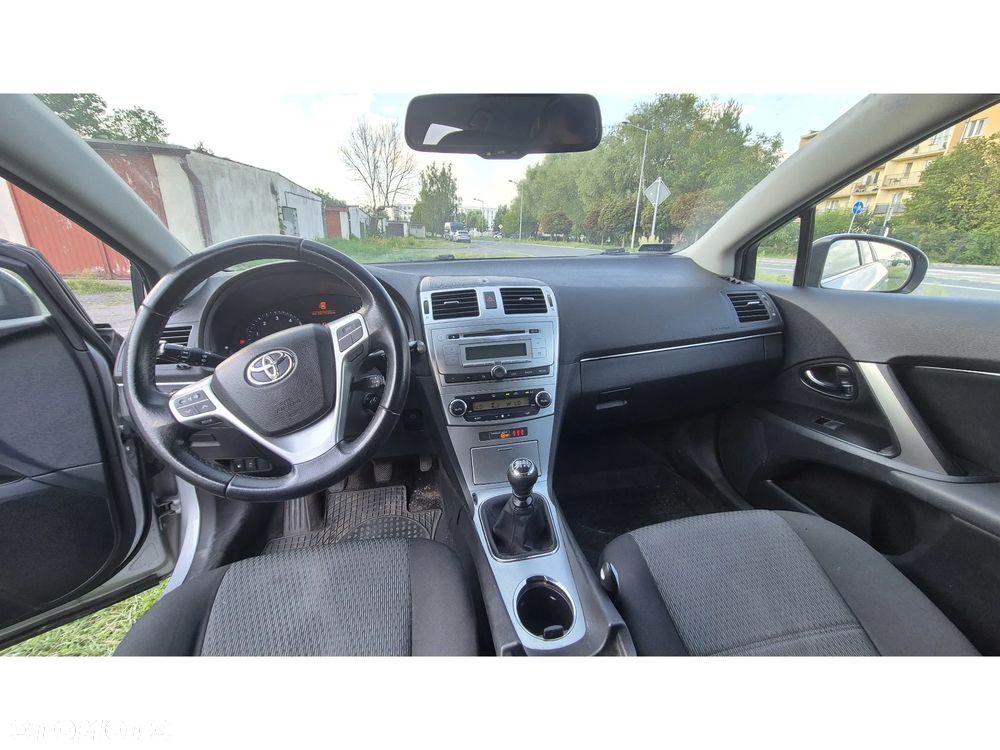 Toyota Avensis 2.0 D-4D Sol - 10