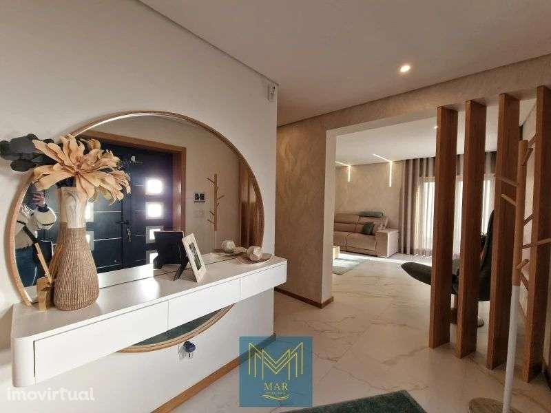 Moradia T4 de Luxo Mobilada e com Piscina - Grande imagem: 3/12