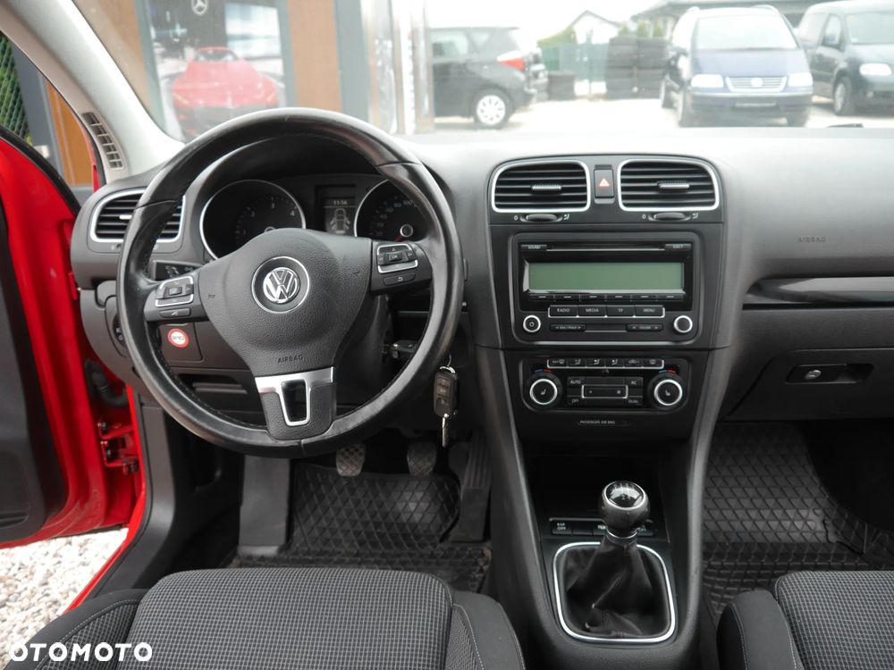 Volkswagen Golf 1.6 TDI DPF BlueMotion Technology Team - 8