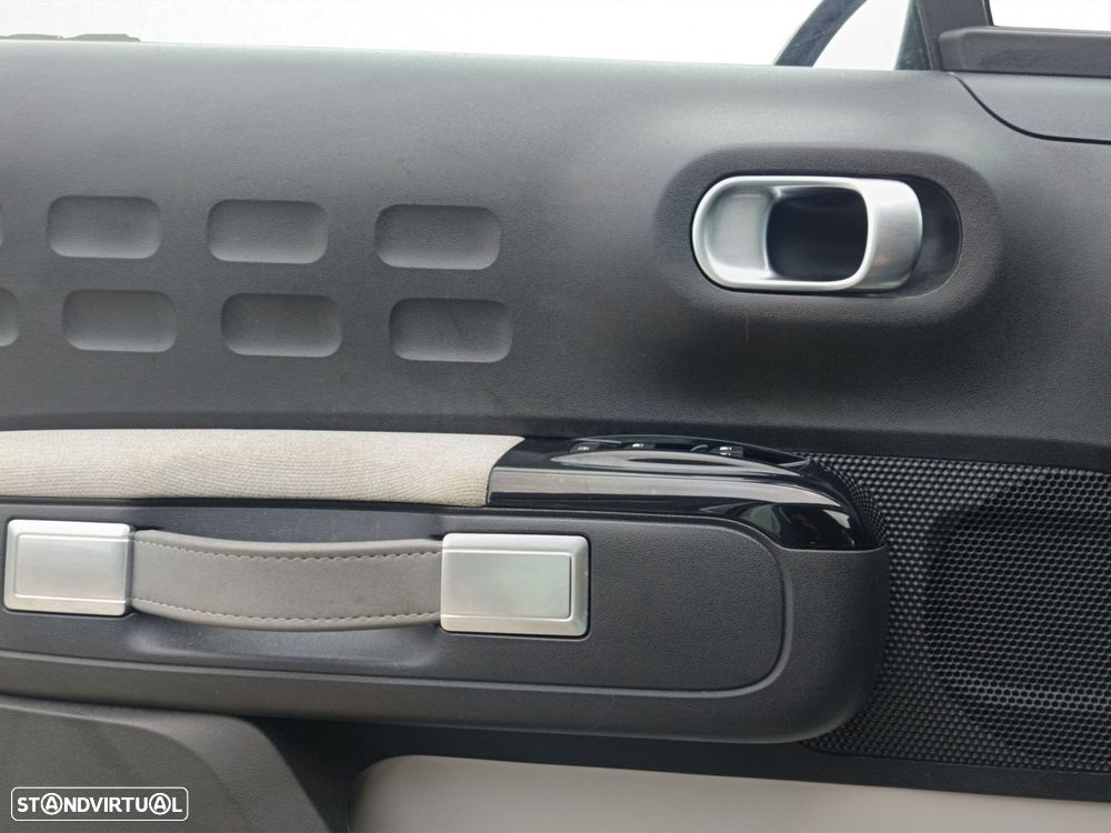 Citroën C3 1.2 PureTech Shine - 23