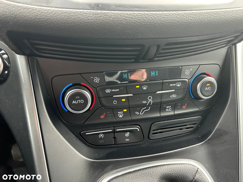 Ford Kuga 1.5 EcoBoost 2x4 Titanium - 16