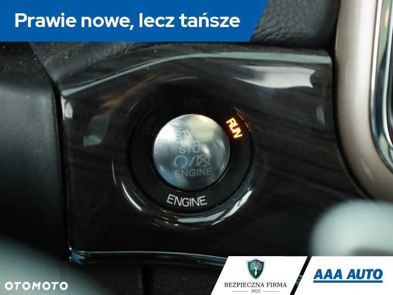 Jeep Grand Cherokee - 24