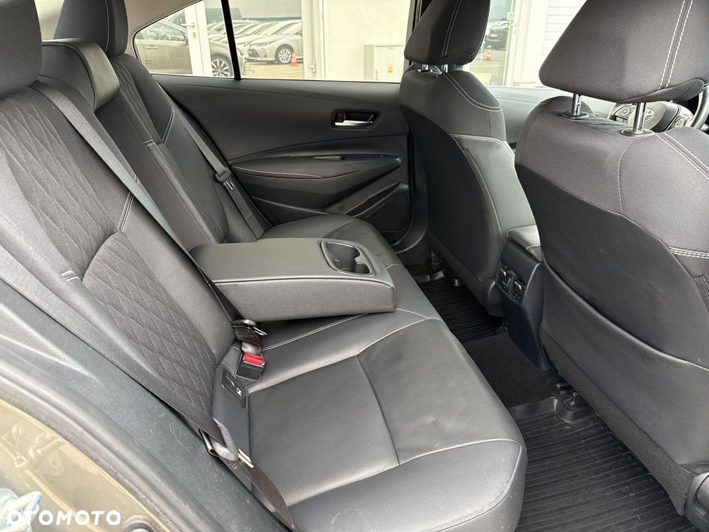 Toyota Corolla 1.8 Hybrid Executive - 9