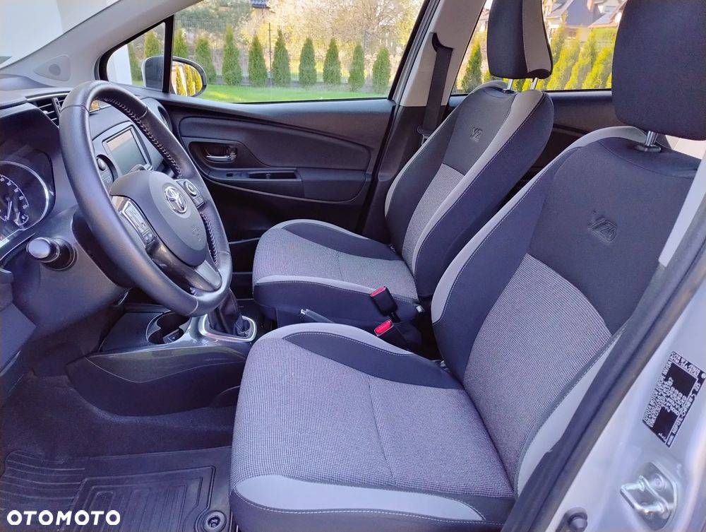 Toyota Yaris 1.5 Premium - 8