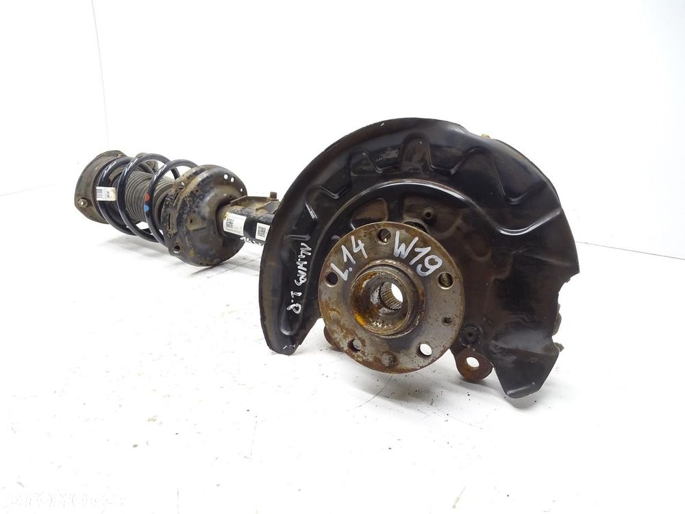 ZWROTNICA AMORTYZATOR MCPERSON LEWY 5Q0413023HB 1.5 TSI SKODA OCTAVIA III - 2