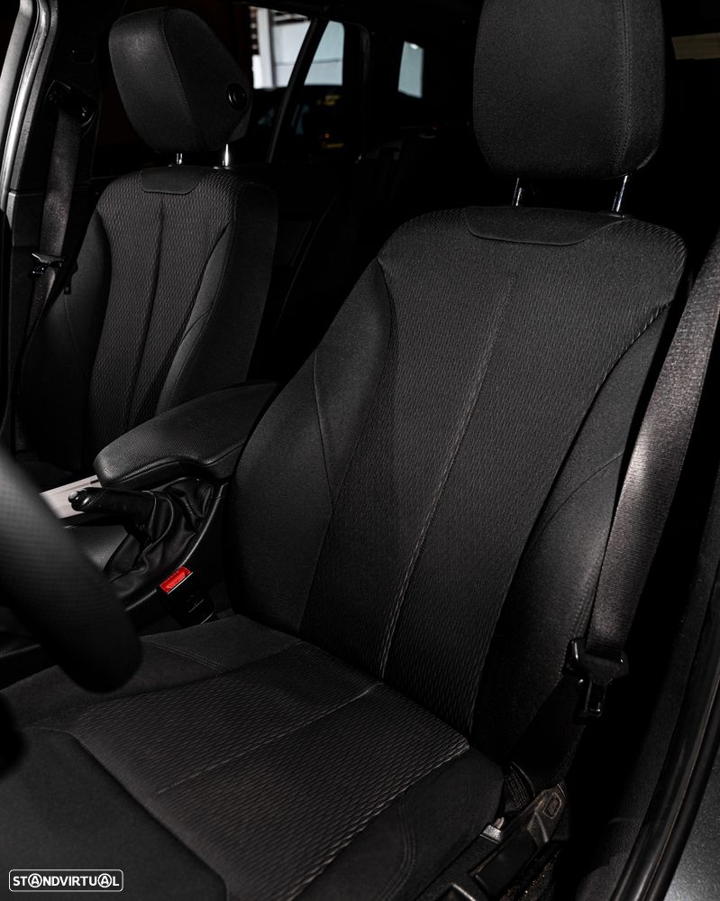 BMW 320 d Pack M - 18