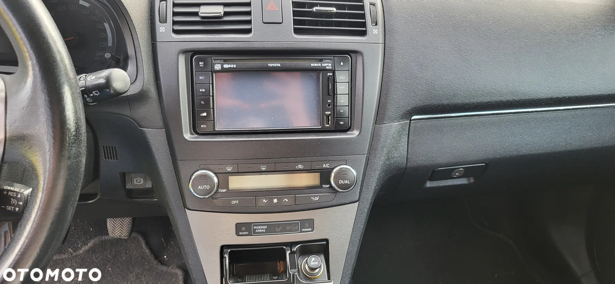 Toyota Avensis - 16