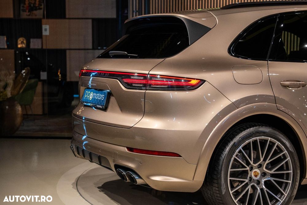 Porsche Cayenne Standard - 19