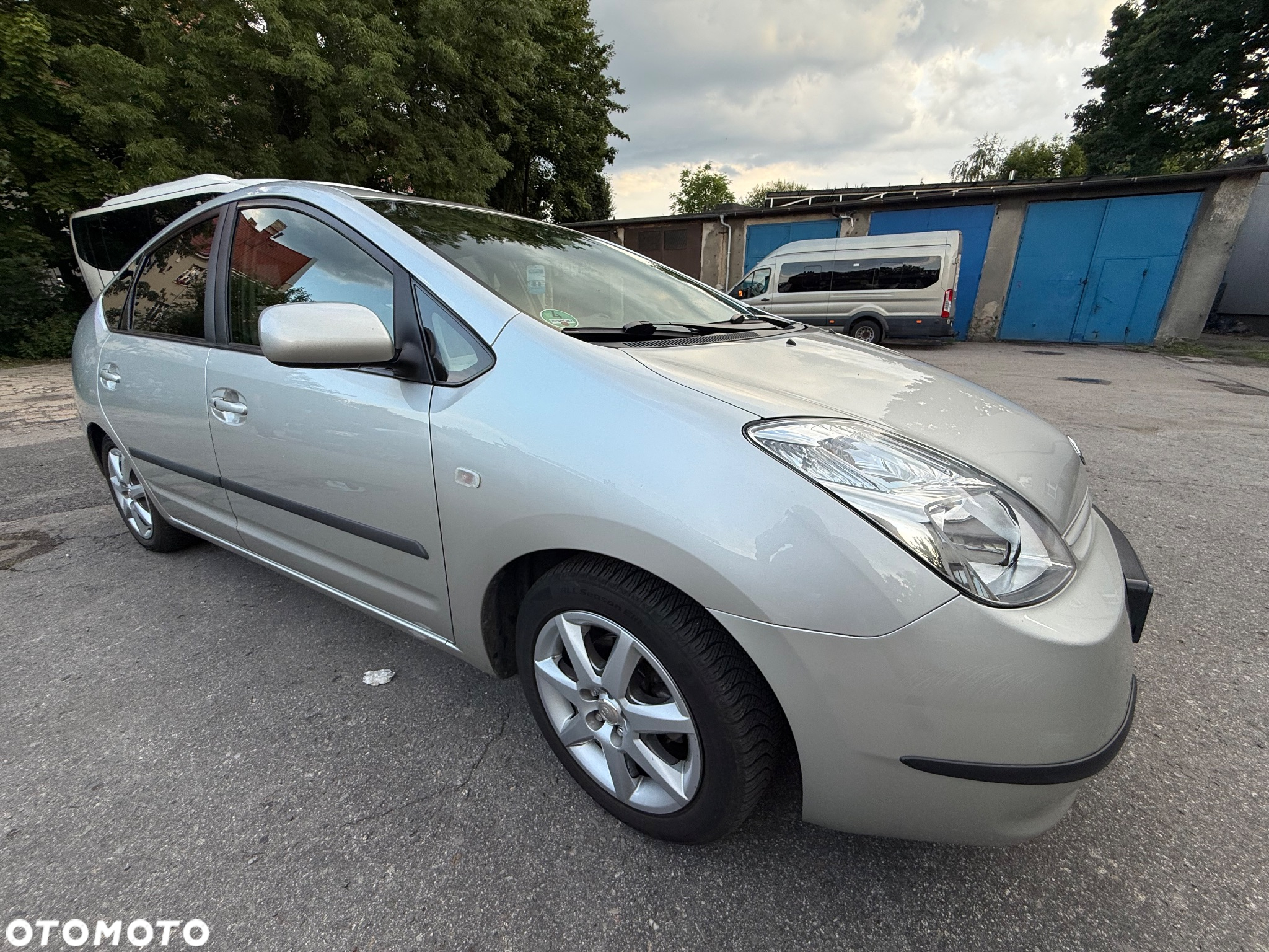 Toyota Prius (Hybrid) Executive - 8