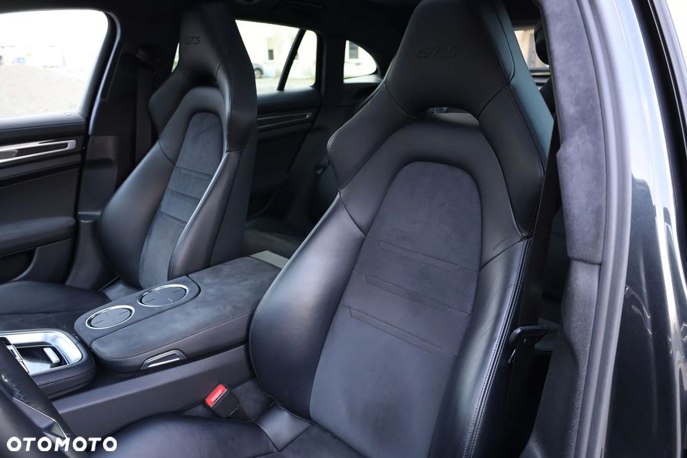 Porsche Panamera GTS - 19
