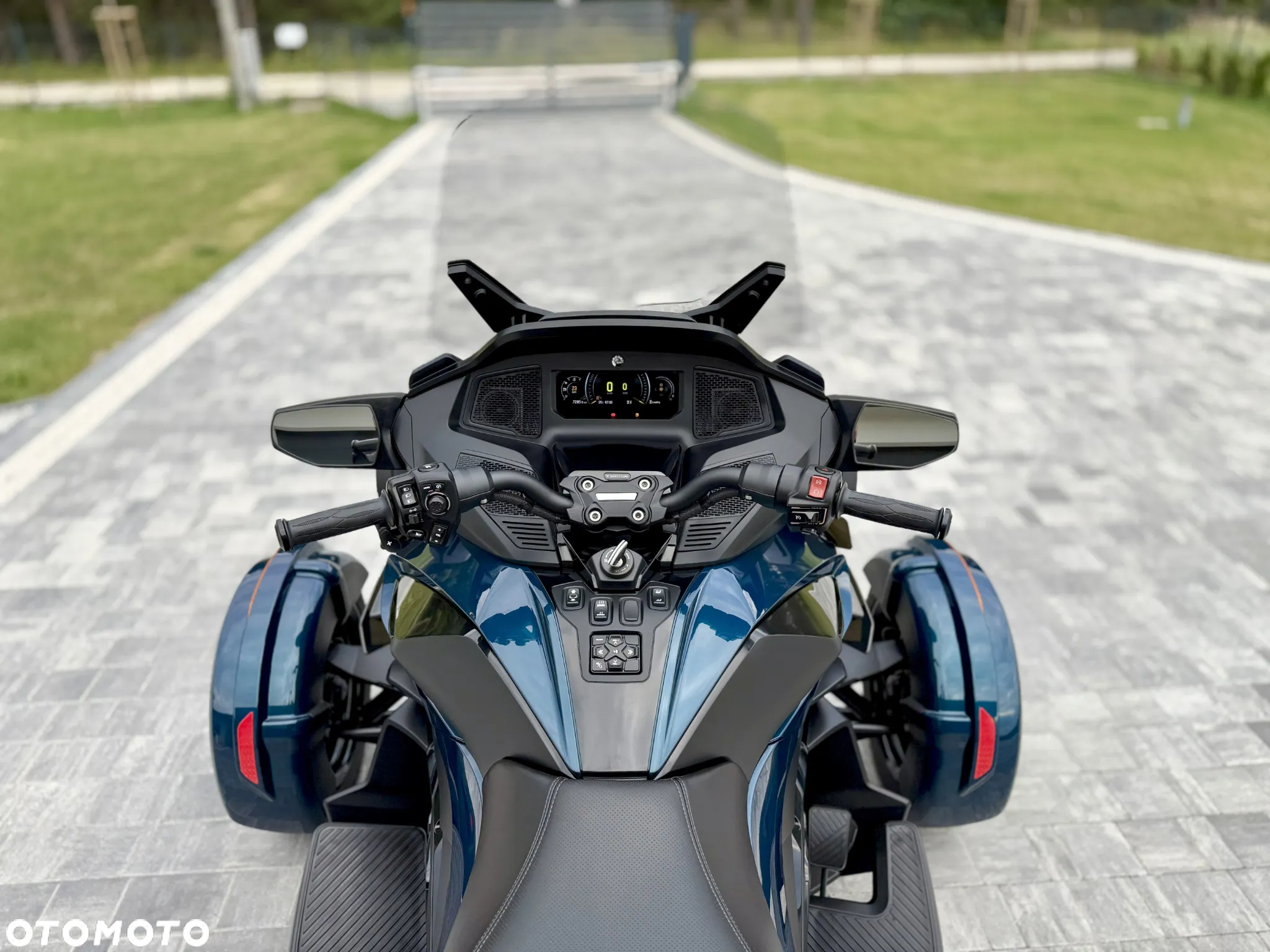 Can-Am Spyder - 37