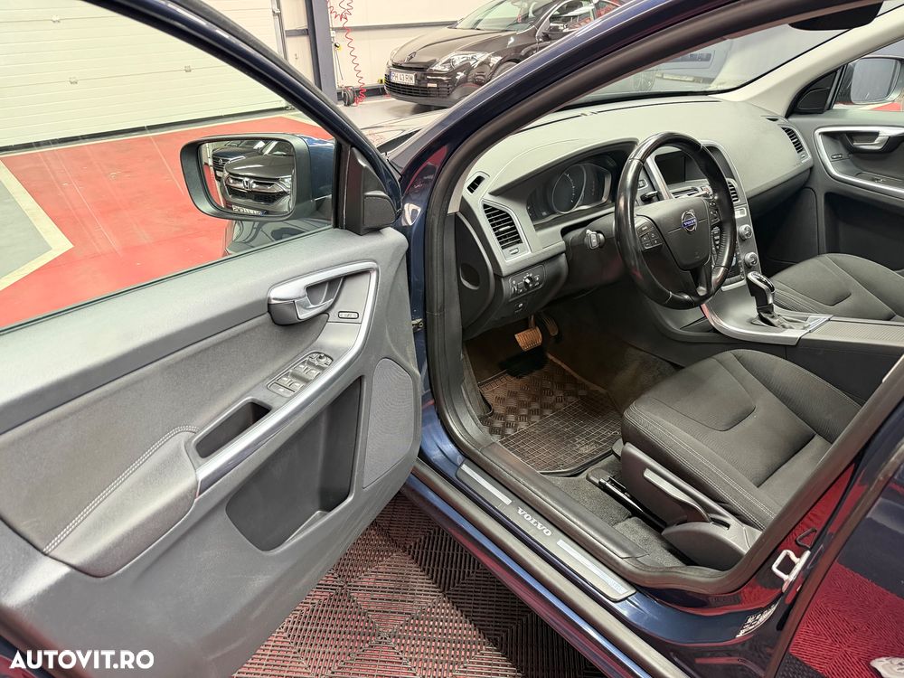 Volvo XC 60 D4AWD Momentum - 9