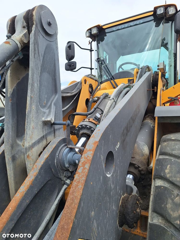 Volvo L120G - 16