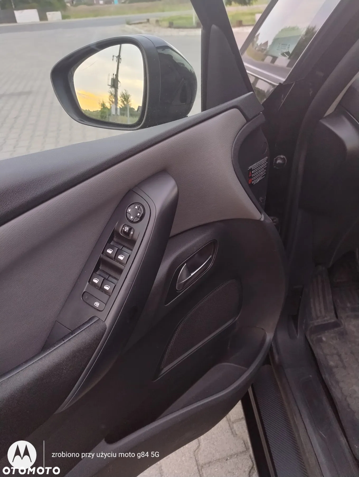 Citroën C4 e-HDi 115 Selection - 12