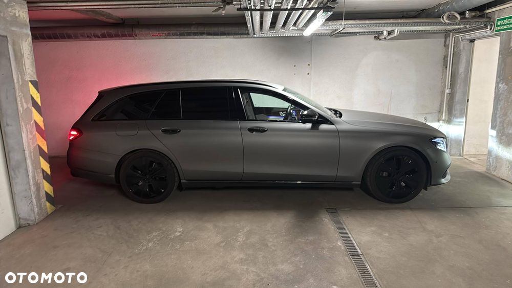 Mercedes-Benz Klasa E 400 4-Matic 9G-TRONIC - 19