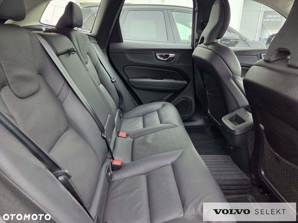 Volvo XC 60 B5 B AWD Plus Dark - 13