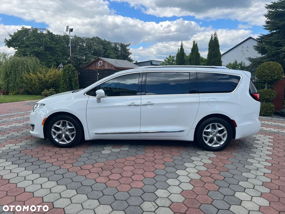 Chrysler Pacifica - 7