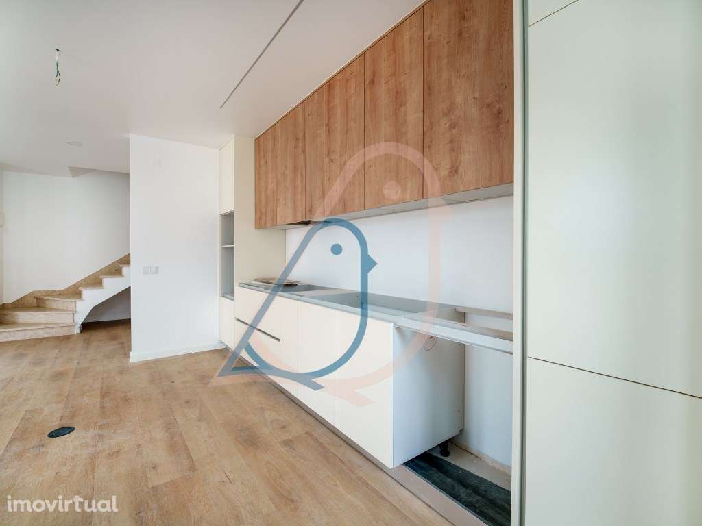 Moradia V2 Geminada no Centro da Cidade de Ourém - Grande imagem: 3/28