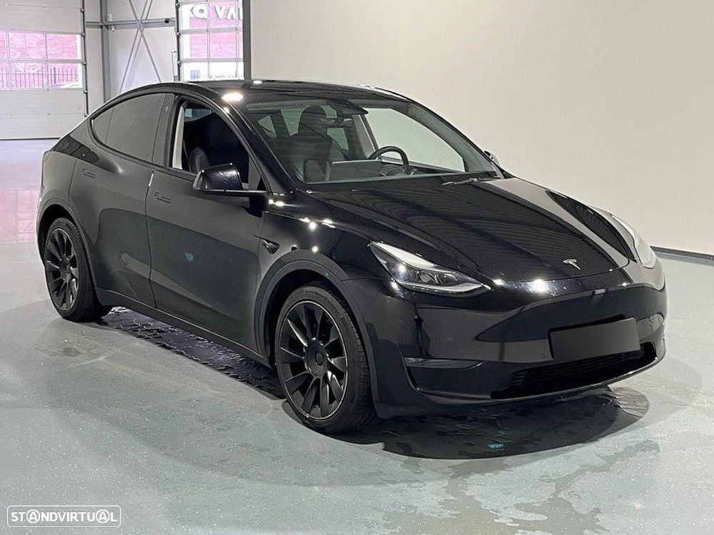 Tesla Model Y Long-Range RWD - 2