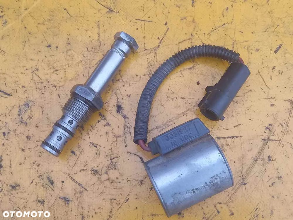 Elektrozawór blokady tylnego dyferencjału New Holland 6640 - 1