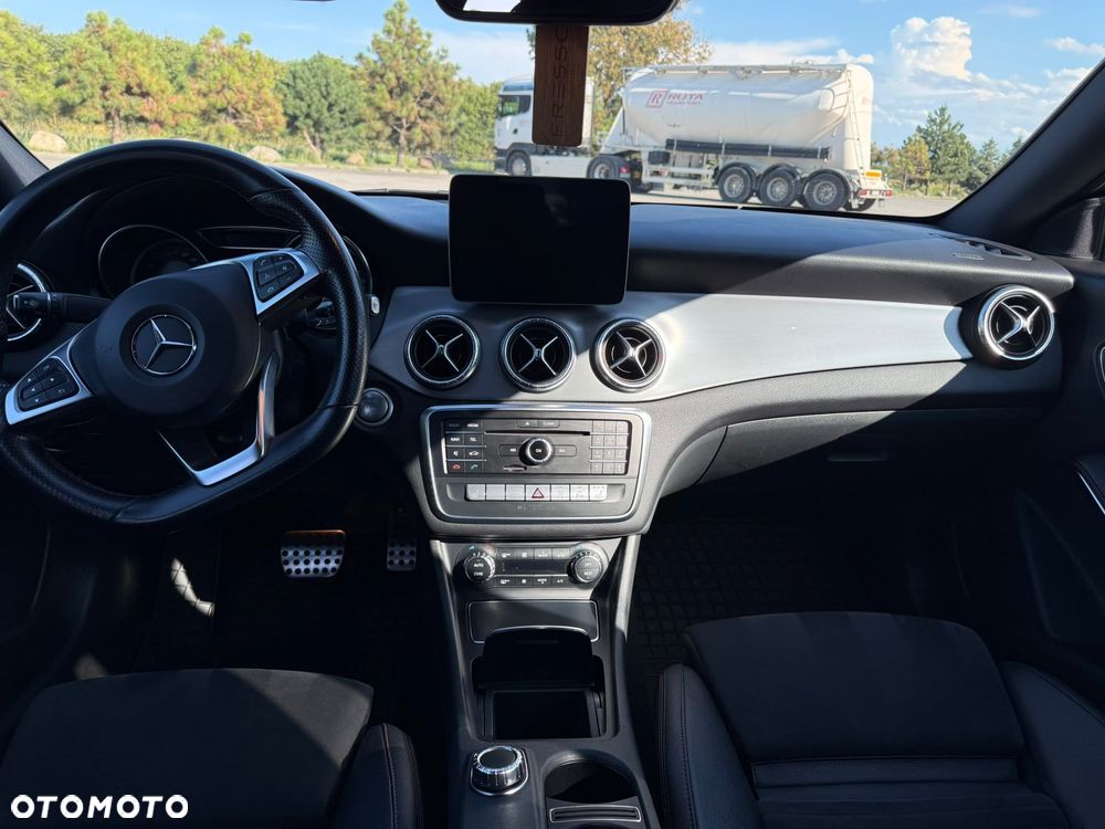 Mercedes-Benz CLA 250 4-Matic AMG Line 7G-DCT - 8