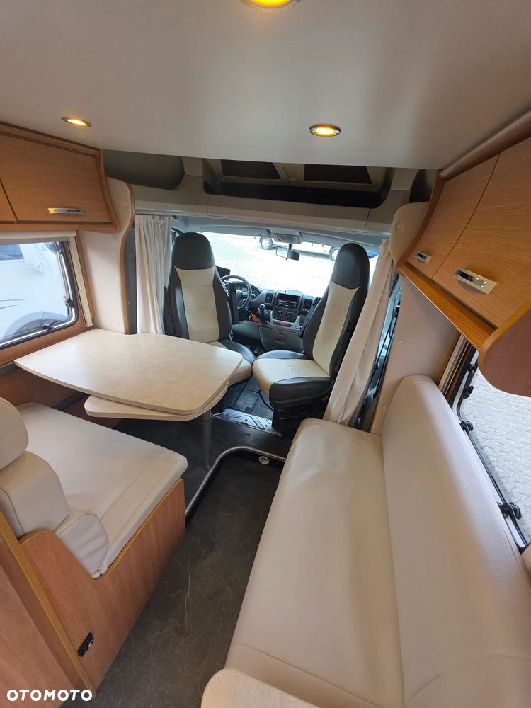 Chausson Flash 28 Polintegra opuszczane lóżko 6.99m - 10