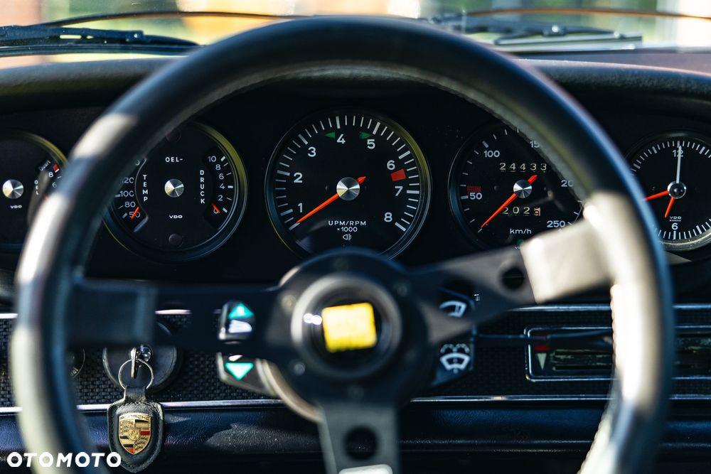 Porsche 911 - 18