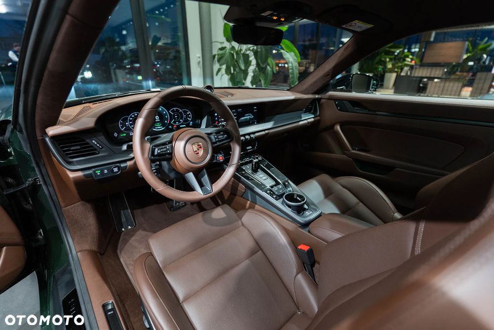 Porsche 911 Carrera T-Hybrid 4 GTS - 9