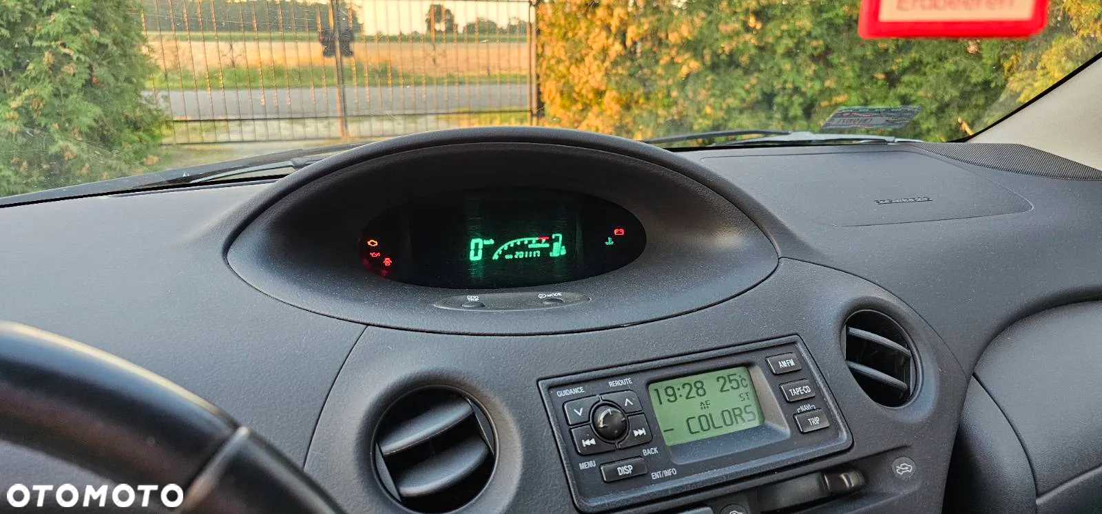 Toyota Yaris - 12