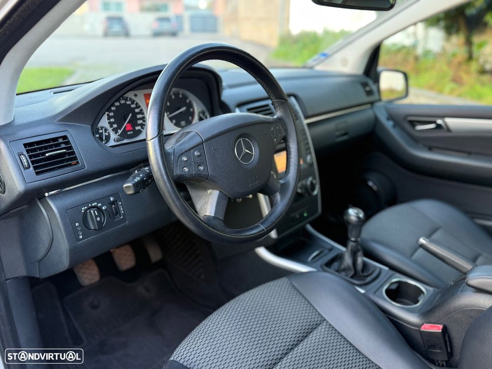 Mercedes-Benz B 160 - 12