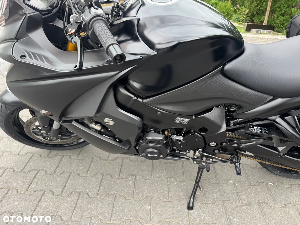 Suzuki GSX 1000 - 27
