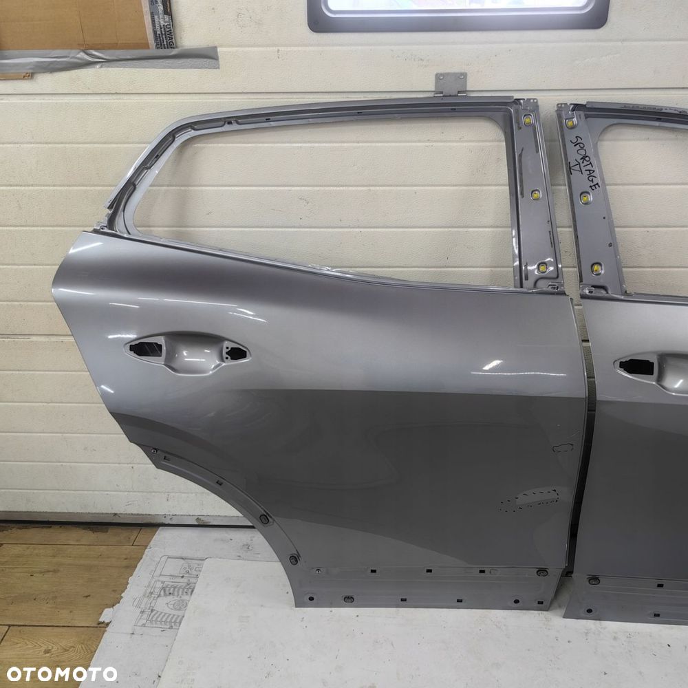 KIA SPORTAGE V 5 DRZWI PRAWE TYŁ TYLNE - 1