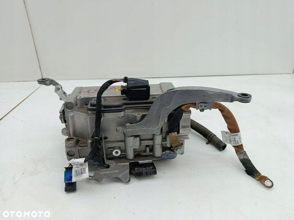 MERCEDES W213 FALOWNIK PRZETWORNICA NAPIĘCIA INWERTER A2139003333 - 1