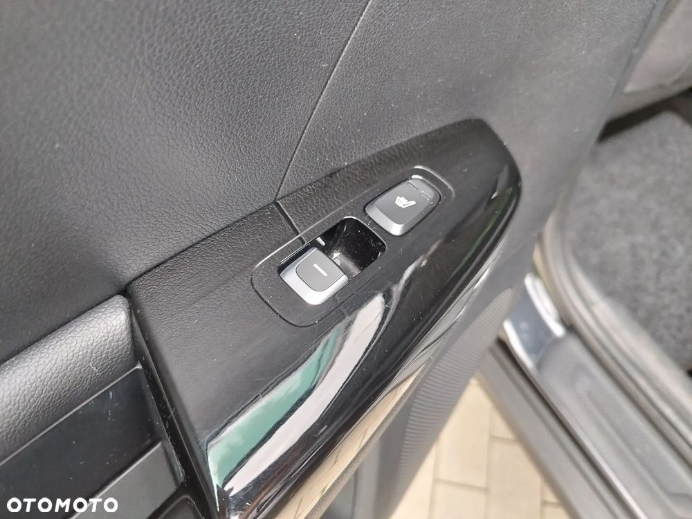 Kia Sportage 1.6 T-GDI AWD VISION - 26