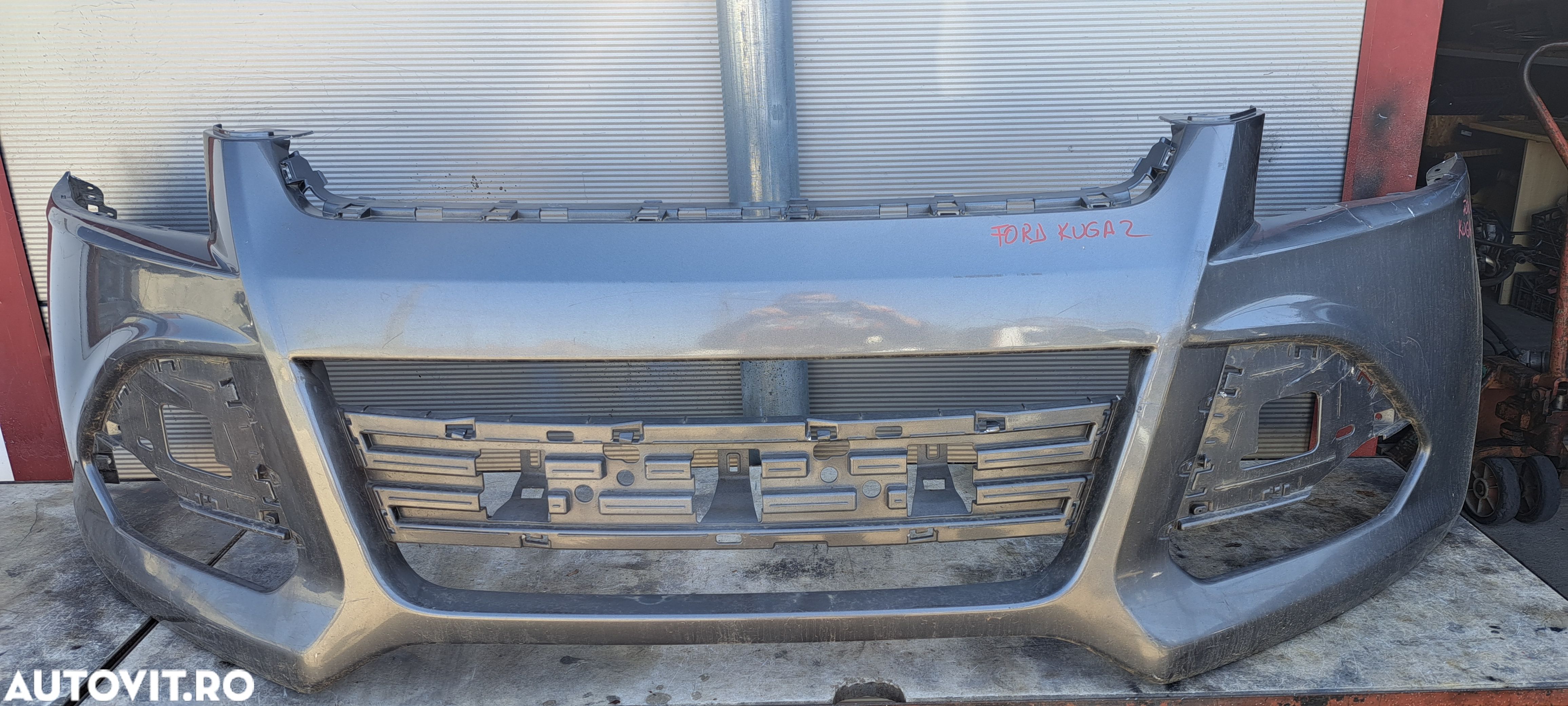 Bara fata Ford Kuga 2 - 1