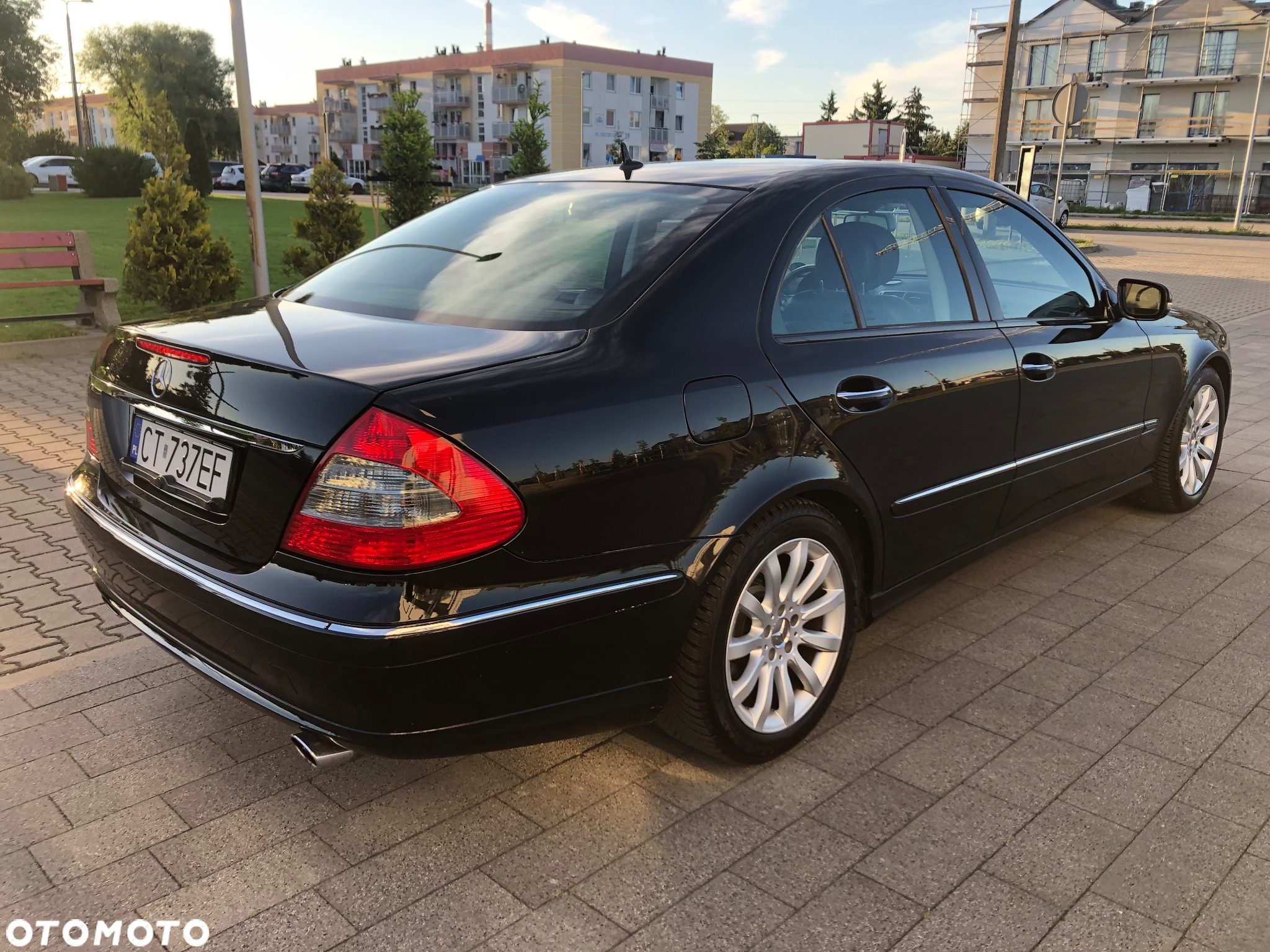 Mercedes-Benz Klasa E 200 BlueEFFICIENCY 7G-TRONIC Elegance - 3