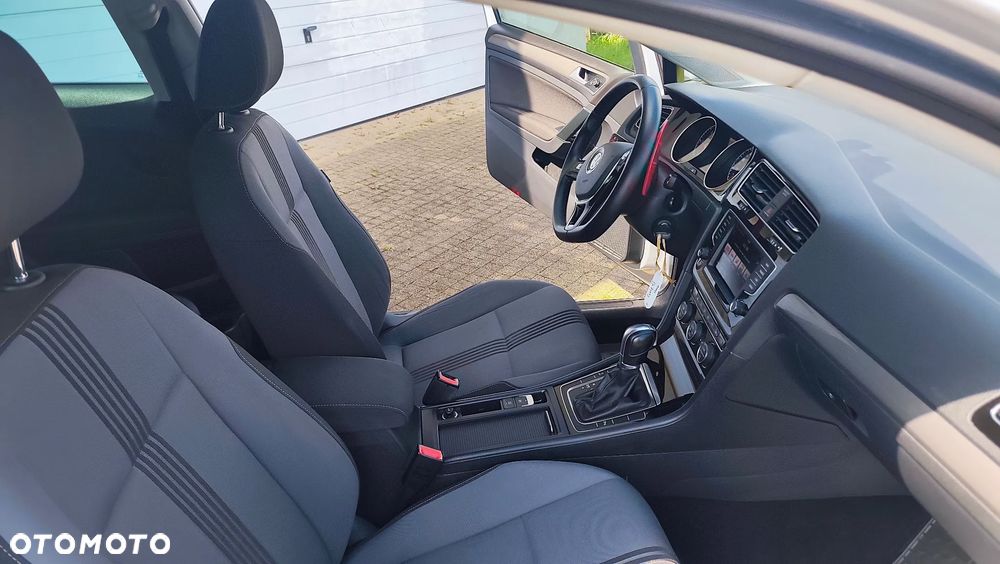 Volkswagen Golf 1.6 BlueTDI DSG Comfortline - 34
