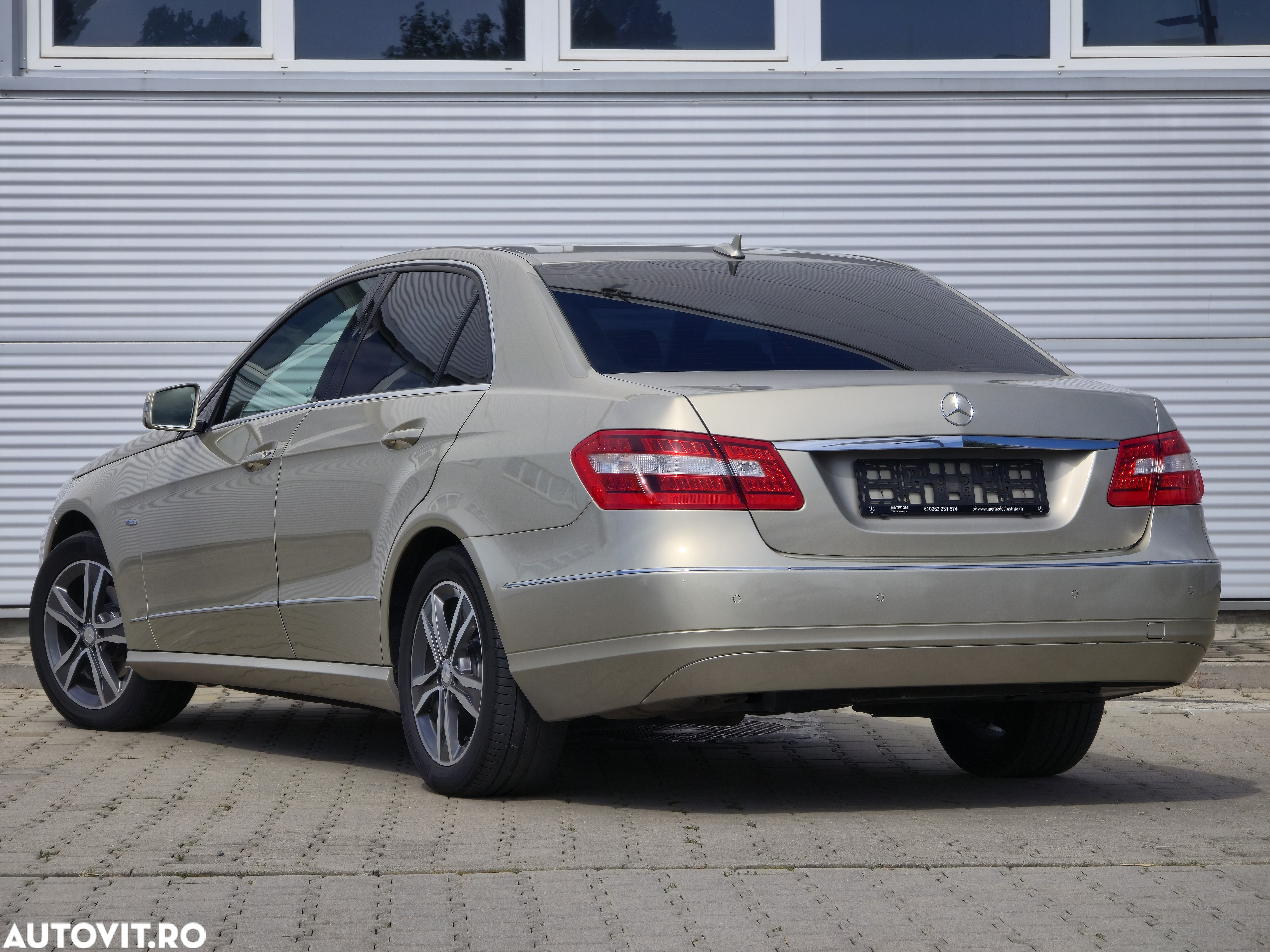 Mercedes-Benz E 220 CDI 7G-TRONIC Elegance - 4
