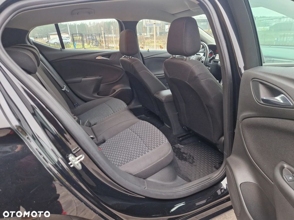 Opel Astra 1.2 T Edition S&S - 12